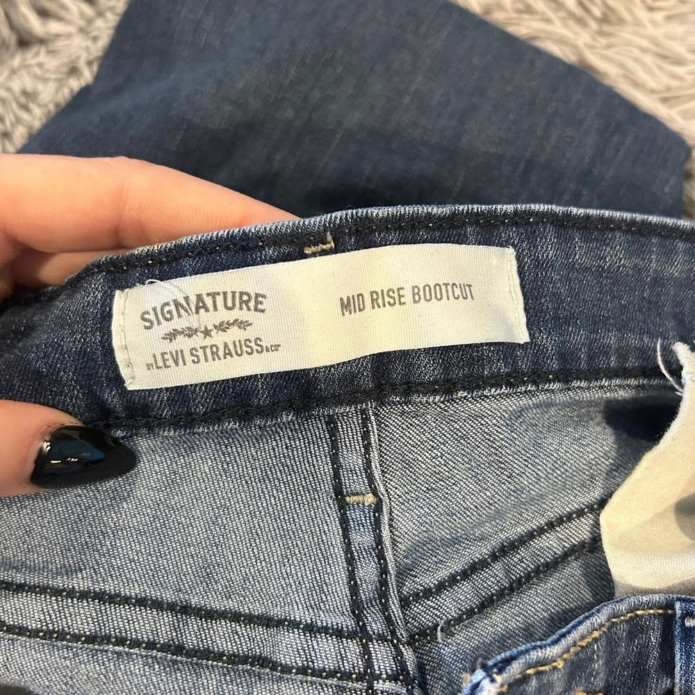 Jeans - Picture 2 of 3